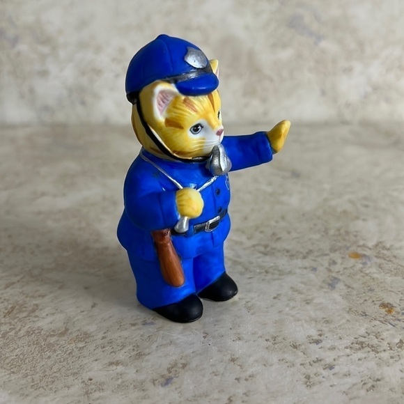 Kitty Cucumber J. B. Buster Policeman Figurine Schmid 1990 - Picture 2 of 6